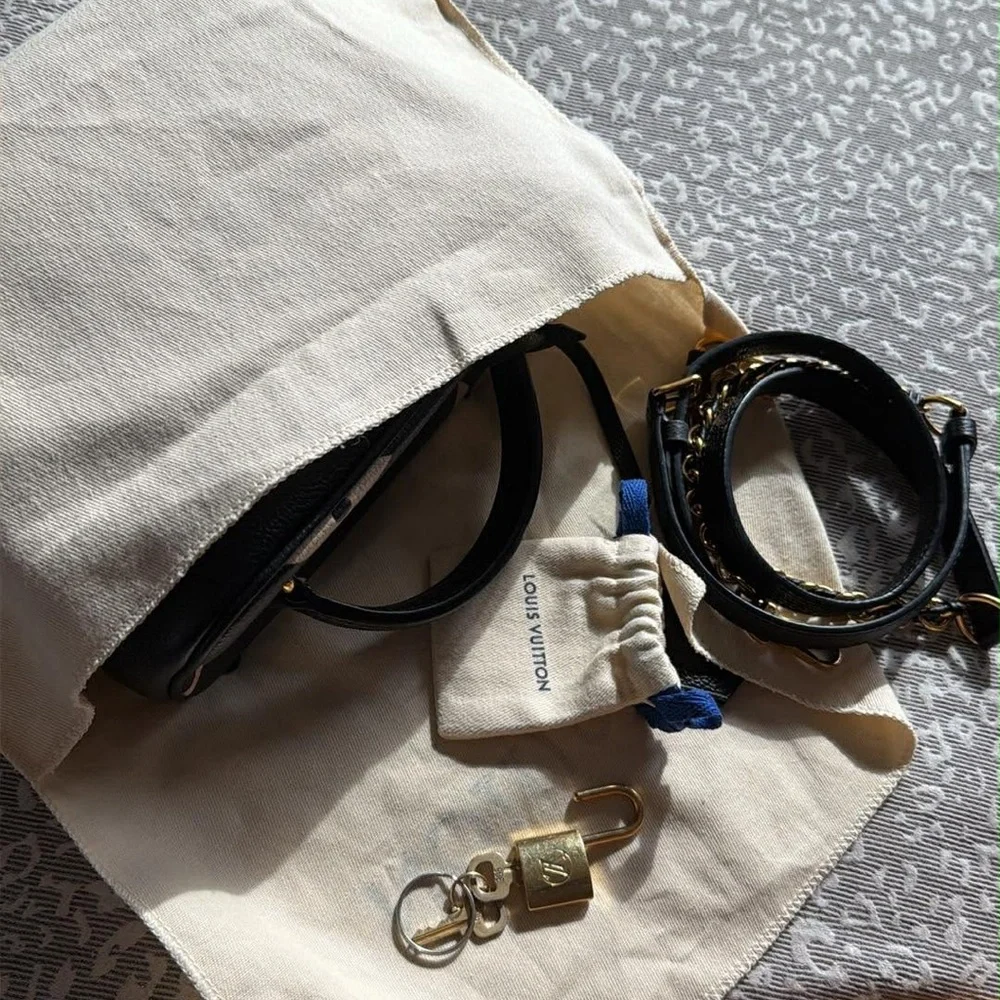Louis Vuitton Black and Cream vanity Bag - Picture 8 of 8